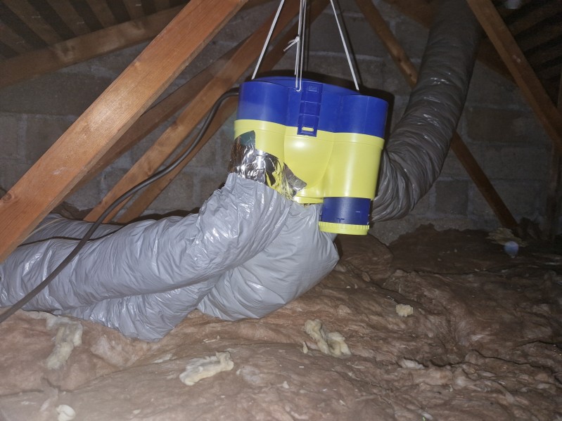 Remplacement d'une VMC hors service dans une maison ancienne à Fécamp 76