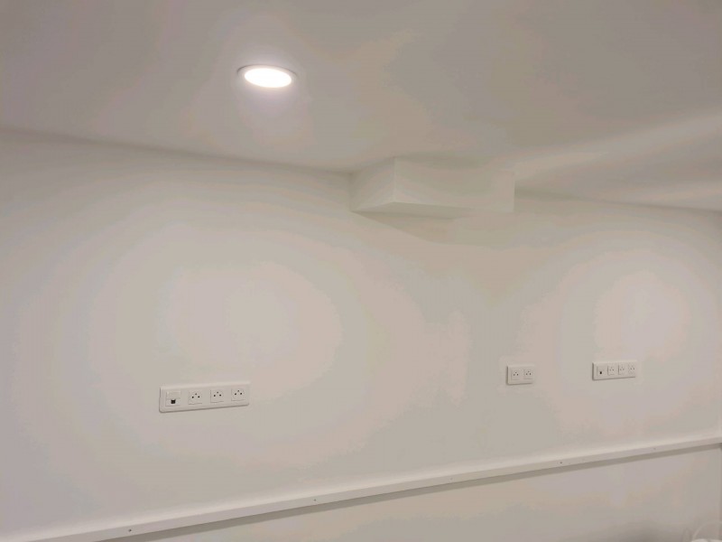 Électricien expérimenté pour l'installation électrique dans un bureau à Fécamp proche Le Havre