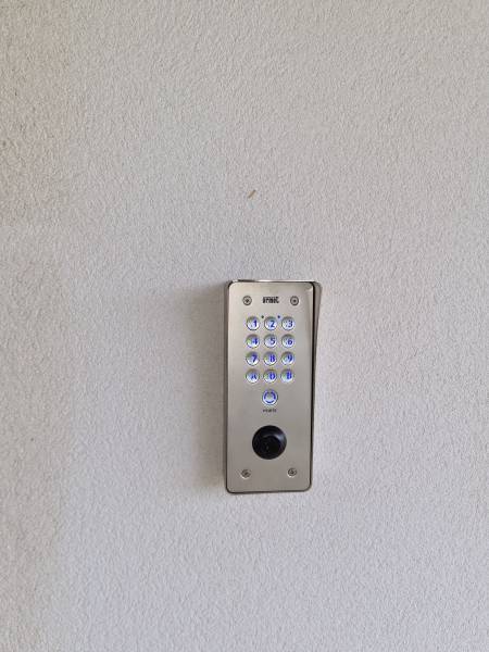 Installation d'un interphone collectif dans une résidence proche de Fécamp 76